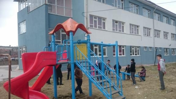 Okullarımıza oyun parkı yapıldı.