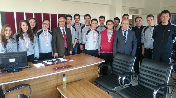 Aslanapa Anadolu Lisesi Öğrencileri Müdürlüğümüzü Ziyaret Ettiler