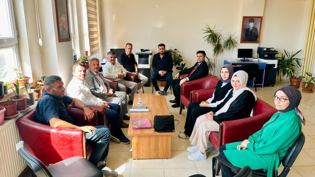 Müdürümüzden Okullarımıza Yeni Eğitim Öğretim Yılı Ziyaretleri Devam Ediyor